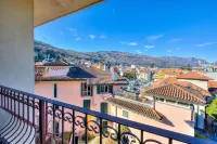 Laura's Cozy Apartment: with Balcony, Lift, Parking in Stresa Centre - Happy Rentals - 2 stelle