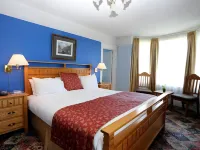 James Bay Inn Hotel, Suites & Cottage Hotels near Mile Zero
