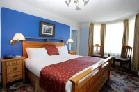 James Bay Inn Hotel, Suites & Cottage - 3-Star