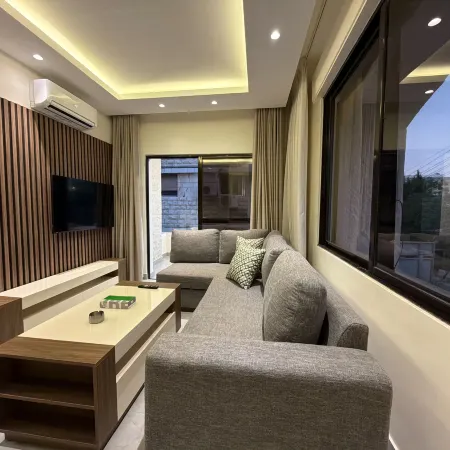 101 JRE apartment with stunning boulevar