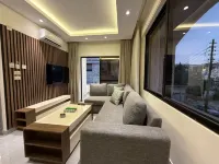 101 JRE apartment with stunning boulevar