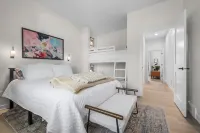 Luxury Beach Retreat: Private Beach + Bonus Tiny House - 4 tähden