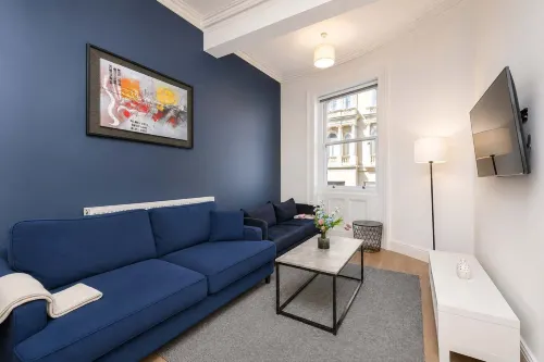 Brighton Sleeps 13 Beach Walk Hove Centre - 4-Star