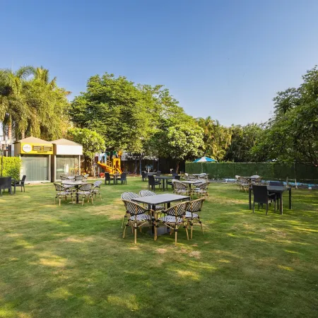 Temple Tree Hotel Shirdi, a member of Radisson Individuals Отели в г. Ширди