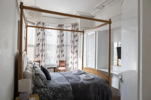 Carlton House Scarborough - Homestays