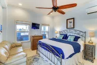 Waterfront Rockport Home w/ Deck & Boat Ramp! - ペット同伴可