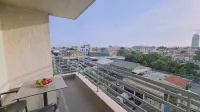 Stay Mystique City Penthouse - Airport Shuttle
