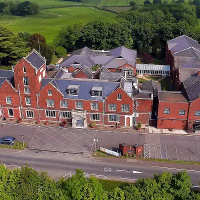 Hogs Back Hotel & Spa Nr Farnham ファーナム駅周辺のホテル