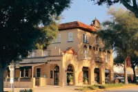 Artisan Downtown - parking