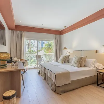 Soho Boutique Las Vegas Hotels near El Morlaco Park