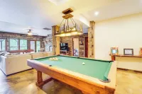 Game Room + Deck: Spacious Spruce Pine Retreat! - Homestays