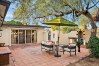7BR Scottsdale Resort Pool Sport Court Spa - Bungalows
