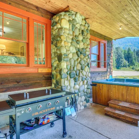 700-acre Property w/ 33-acre Lake & Dual Cabins!