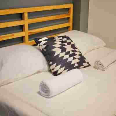 2BR laid back apartment, near beach Rooms