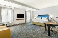 Hampton Inn & Suites Merced - Bãi đậu xe