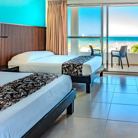 Hotel & Suites Domani Hotels in Progreso