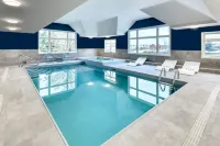 Four Points by Sheraton Barrie - Pools