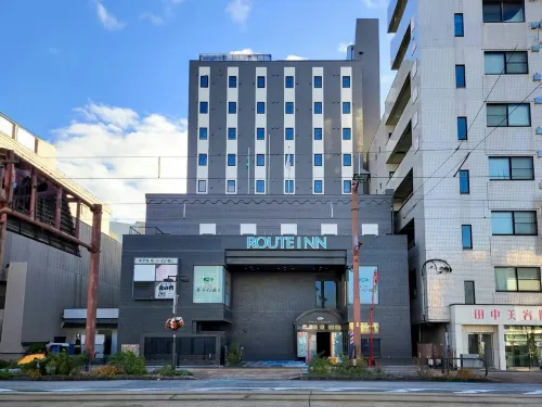 Hotel Route-Inn Toyama Ekimae - parkir