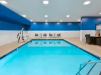 Hampton Inn Charlotte-Uptown Hotels near Hanover Square