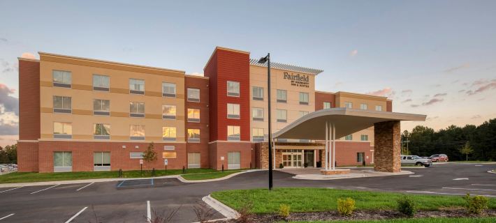 Fairfield Inn & Suites Charlotte Belmont Hotels in Gaston County