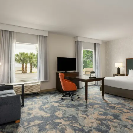 Hampton Inn & Suites DeLand