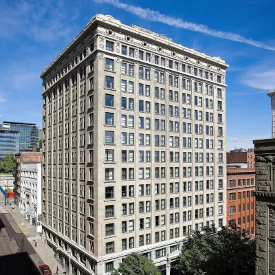 Courtyard Seattle Downtown/Pioneer Square Hotels near Sky View Observatory