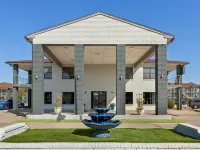 HomeTowne Studios by Red Roof San Antonio E - Frost Bank Center Hotels near Copernicus Park