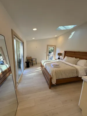 Cliff House | Avenue of the Giants | 6BD 4BA - balcony