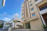 Townhouse Oak Hotel Niaga Surabaya - parking
