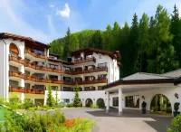 Hotel Waldhuus - Pools