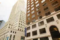 Hampton Inn & Suites Dallas / Downtown - 2-Star