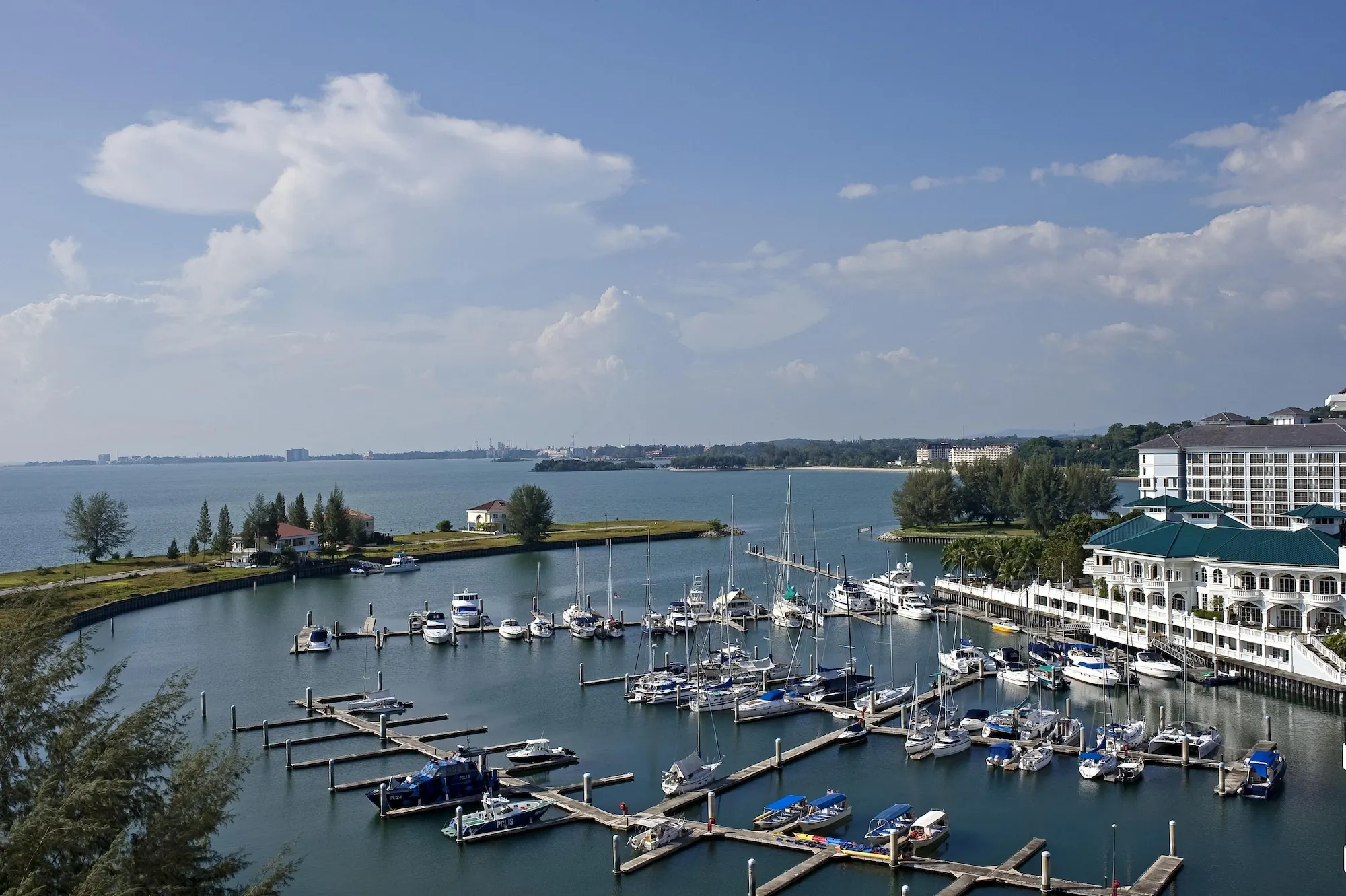 Avillion Admiral Cove