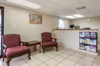 Econo Lodge Sebring - parking