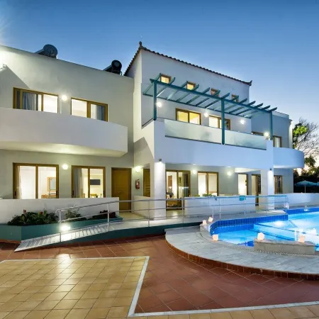 Mary Hotel & Mary Royal Suites