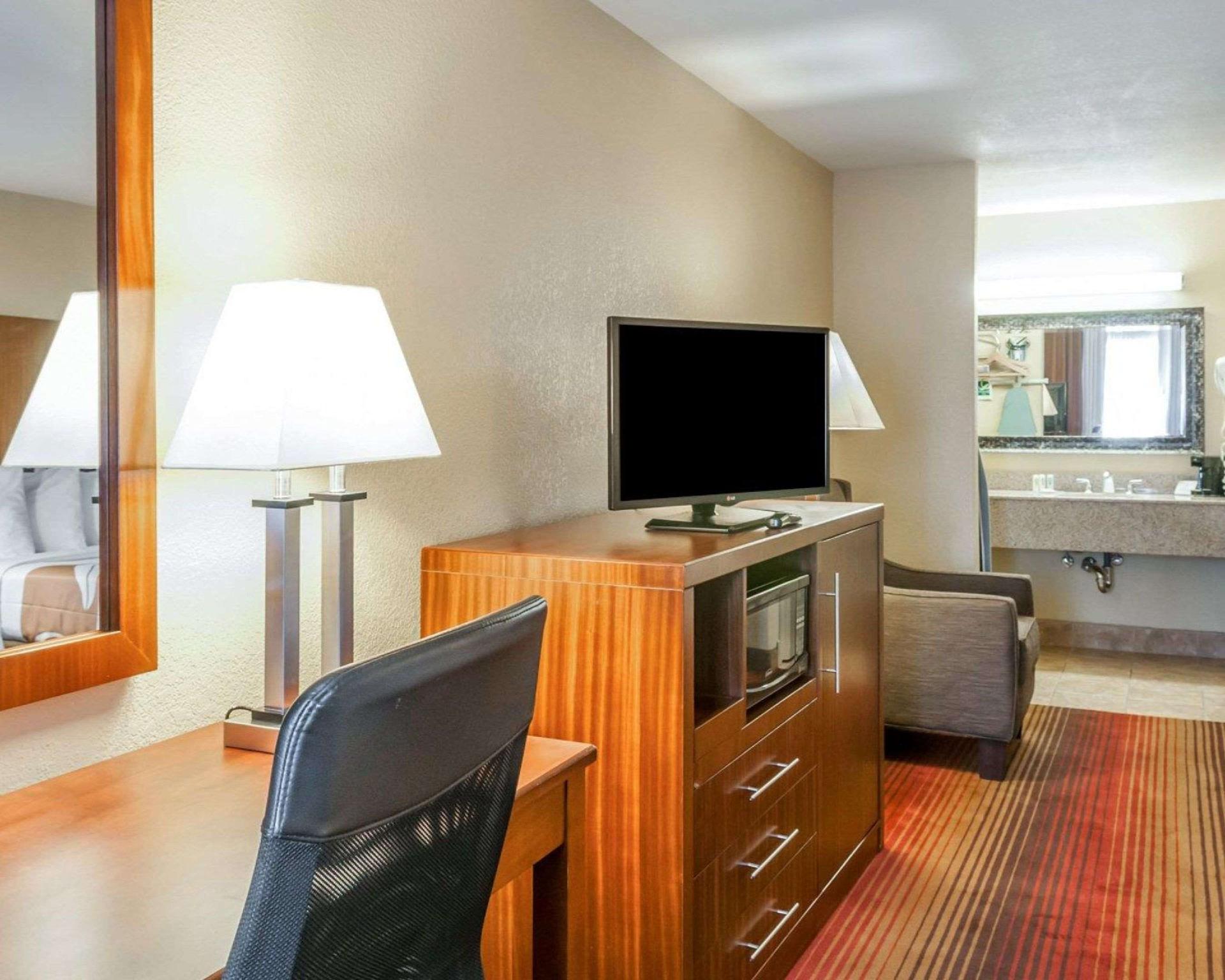 Quality Inn & Suites Albuquerque West