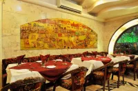 Sandy Resort Hotels in Dāmān