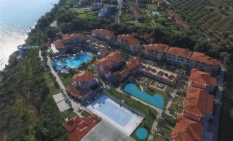 Cora Hotel & Spa Resort
