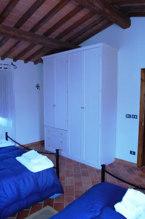 Three-Room Apartment on the Outskirts of Chianti