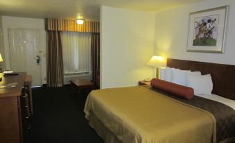 Travelodge Inn & Suites by Wyndham Anaheim on Disneyland Dr