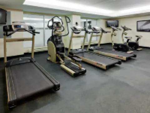 ฮอลิเดย์ อินน์ โตรอนโต ดาวน์ทาวน์ เซ็นเตอร์ บาย IHG โรงแรมในโตรอนโต