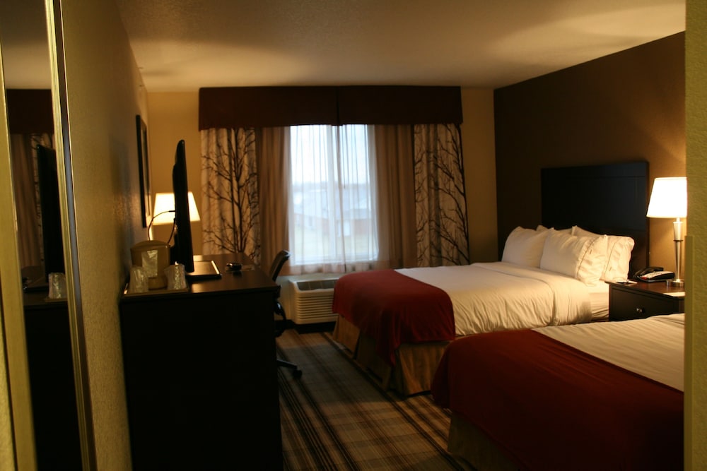 Holiday Inn Express & Suites Nevada, an Ihg Hotel