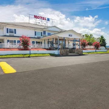 Motel 6 Front Royal, VA
