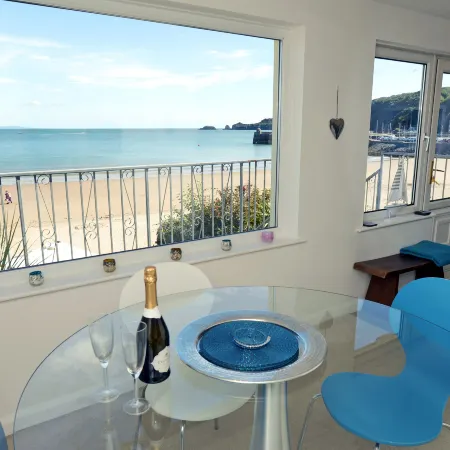 Gone to the Beach - Sea Views Direct Beach Access