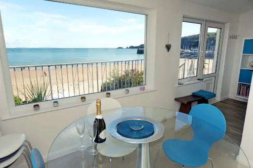 Gone to the Beach - Sea Views Direct Beach Access