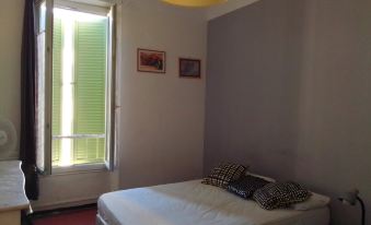 Typical Toulon Apartment 50M Beaches