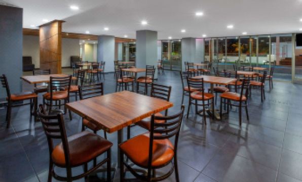 Ramada by Wyndham Acapulco Hotel & Suites