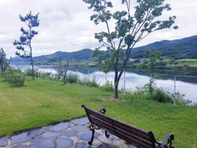 Chungju Riverside Day Pension Hotel di 
