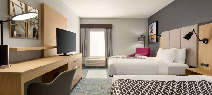 La Quinta Inn & Suites by Wyndham Selma/Smithfield I-95 Hotels in Johnston County