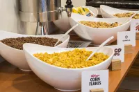 Holiday Inn Express LEICESTER CITY by IHG - breakfast
