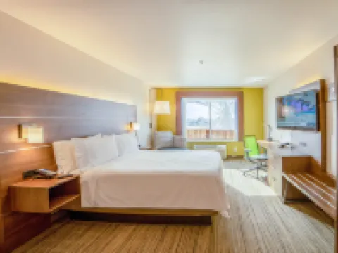 波特維爾洲際智選假日套房酒店 圖萊里縣酒店